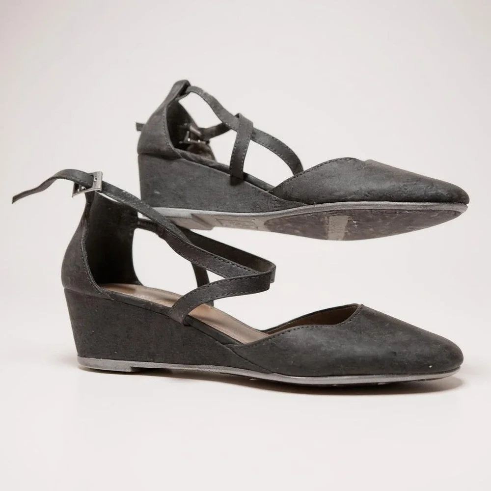 Dex Flex Black Suede Ankle Strap Low Wedge Heels Women's Size 9.5 Good Work Chic